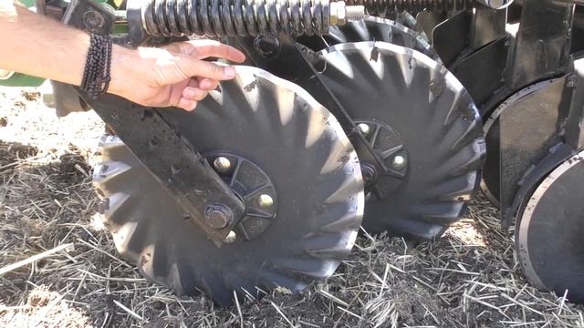 Пневматическая сеялка NTA-3510 компании Great Plains