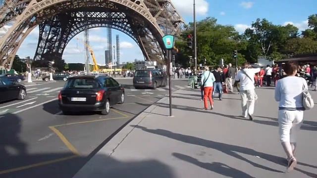 Семейное путешествие в Париж смотреть онлайн