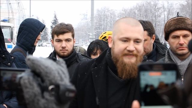 Задержания на антикризисном сходе в Москве смотреть онлайн