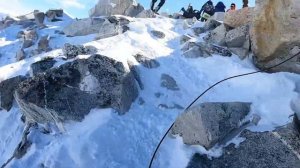 Восхождение на Мунку Сардык, последние метры, обрыв пе