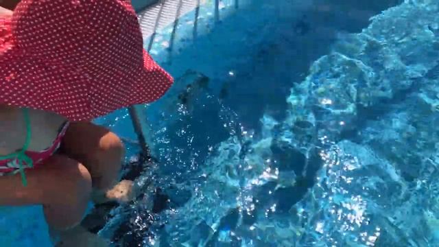 Алиса с мамой отдыхает на море г.Сочи