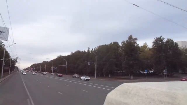 ПОЕЗДКА ПО ПРОСПЕКТУ ВИД С КРЫШИ АВТОБУСА НА ВСЮ УЛИЦУ смотреть онлайн