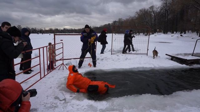 Блогерский заплыв в гидрокостюме на ПСС Косино смотреть онлайн