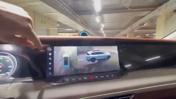 VOYAH FREE EVR LR Apollo Tech ГИБРИД 2023 г. Лиса рулит