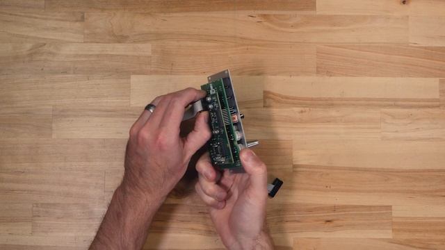Installing Modules in the Intellijel Palette Case смотреть онлайн