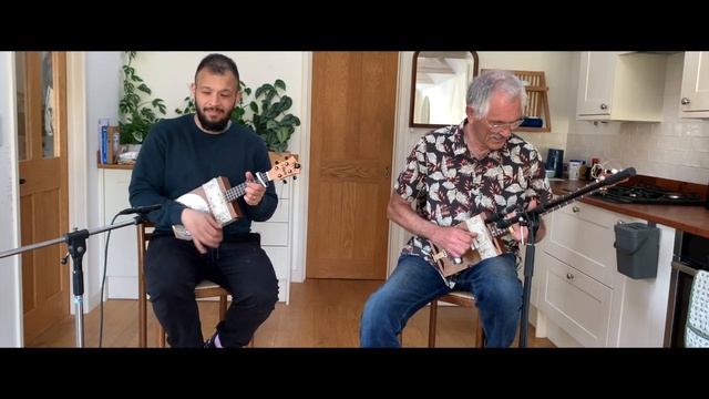 Cigar Box Ukulele vs Cigar Box Guitar смотреть онлайн