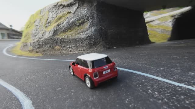 Настольные радиоуправляемые гонки на машинках Mini Cooper turbo racing 1/76 Licensed смотреть онлайн