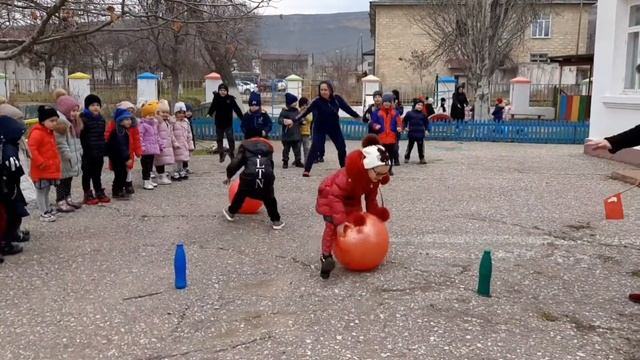 Эстафеты в МКДОУ N 14 г.Избербаш в рамках месячника физкультуры смотреть онлайн