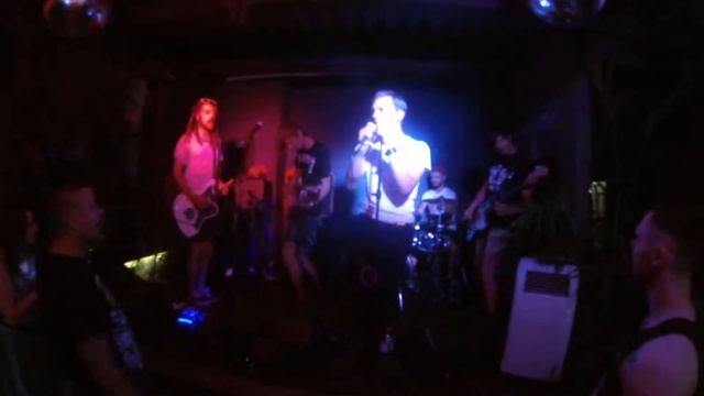 МНДРГР - Уютные места (Live@Сады, Москва) смотреть онлайн