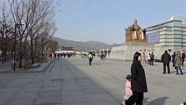 Площадь КВАНХВАМУН в Сеуле , Южная Корея / GWANGHAMUN , Seoul , South Korea / SEOUL VLOG . смотреть онлайн