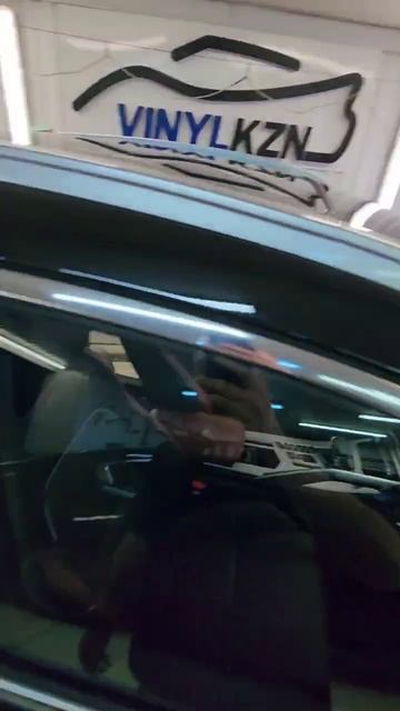 Geely Coolray - забронировали полиуретановой плёнкой капот,