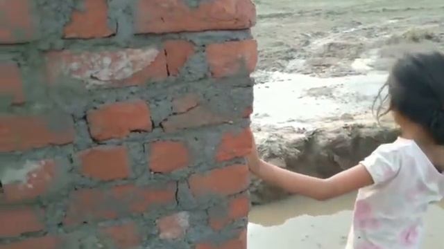 Building the walls, using AAC blocks and thermocol as insulation смотреть онлайн
