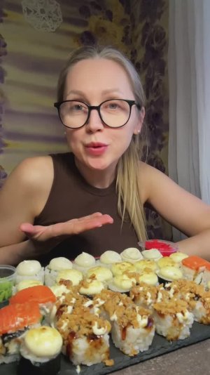 Мукбанг/РОЛЛЫ 🍣Суши/ Я разочарована 😢 и потеряна, не знаю, что делать…🤷♀️