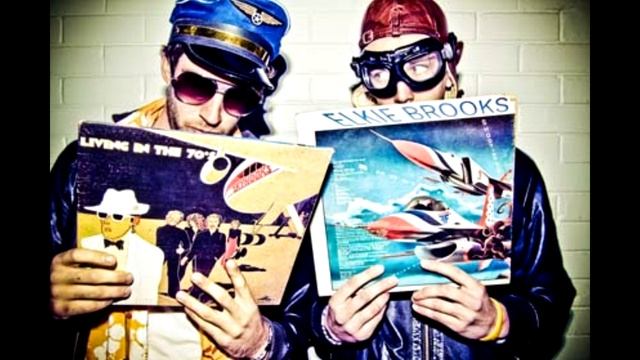 Aeroplane vs. Friendly Fires vs. Flight Facilities - I Crave Paris [HQ] смотреть онлайн