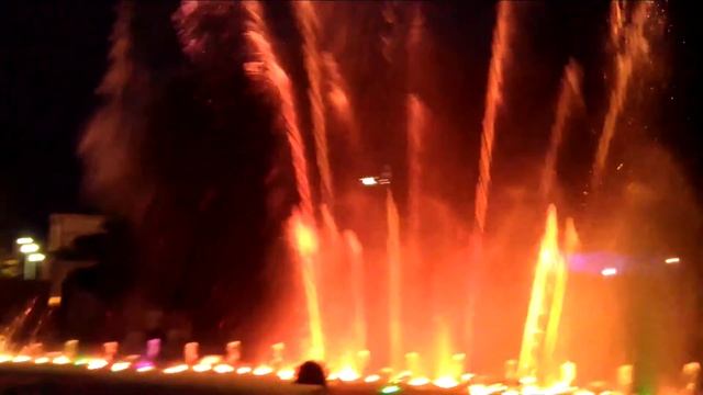 Фонтан в Салоу, Испания. Часть 1 (Fountain in Salou, Spain. Part 1) смотреть онлайн