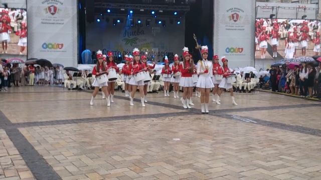 Киевская школа барабанщиц День Киева смотреть онлайн