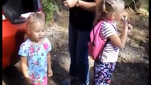 Юлиана в чемодане. Играем в прятки. Встреча в пути. смотреть онлайн