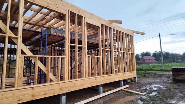 Монтаж шатровой крыши.