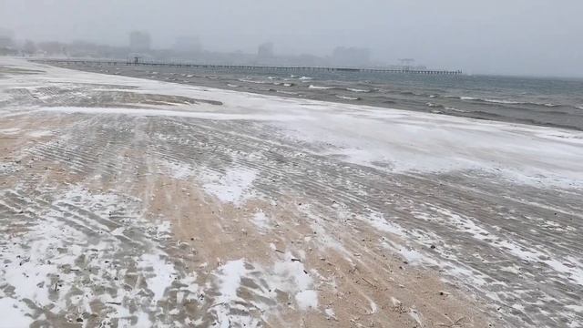 Снежная Анапа! Промозглый ветер! Суровый Центральный пляж! смотреть онлайн