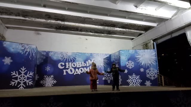 На сцене смотреть онлайн