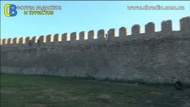 Древняя крепость и красивая девушка смотреть онлайн