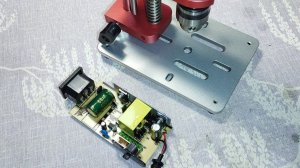 Обзор сверлильного станка для печатных плат и доработка его БП.