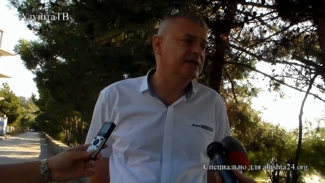 Алушта.Снос незаконного торгового объекта на восточной набережной смотреть онлайн