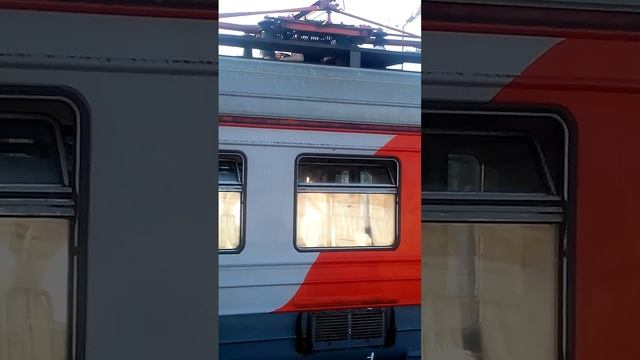 долбануло током на электричке смотреть онлайн