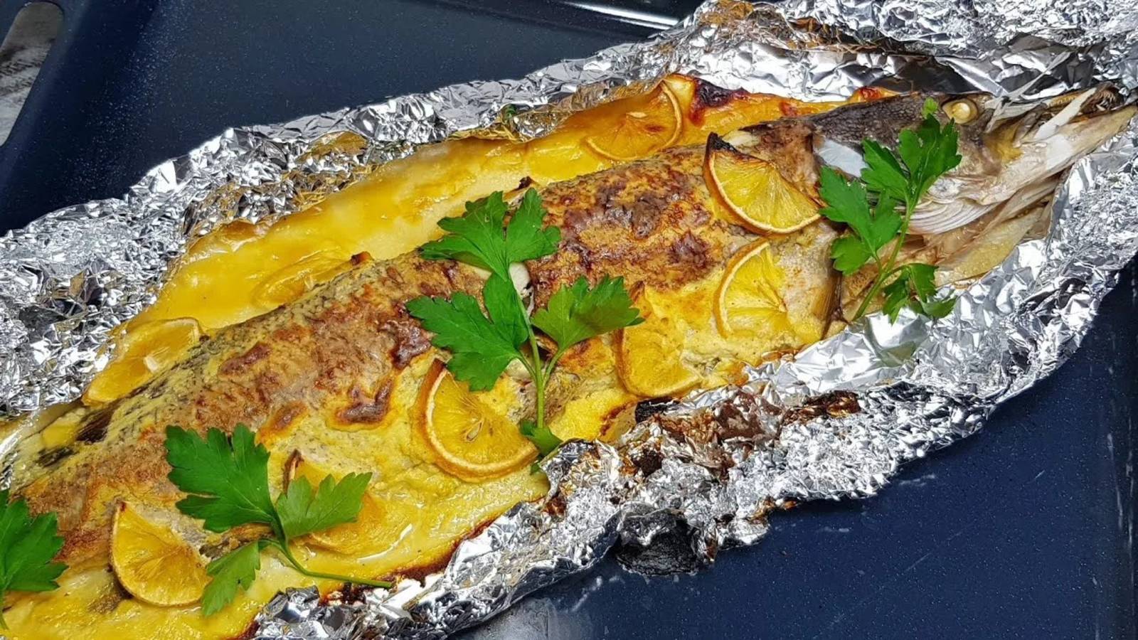 Щука в духовке. Запеченная рыба в духовке с овощами. РЕЦЕПТ ЩУКИ В ДУХОВКЕ! смотреть онлайн