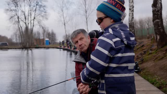 "РЫБАЛКА У КАЖДОГО СВОЯ" Клуб "Пионер" проводит Детский турнир по ловле форели смотреть онлайн