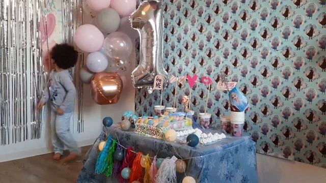 Sultan 👑 TALIA became one meter tall | السلطانة تاليا تحتفل بمناسبة أن طولها أصبح متر🎊 смотреть онлайн