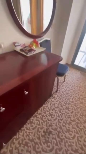 Наш клиент работает в гостинице на Мертвом море и прислал свои условия проживания! 🤩 смотреть онлайн