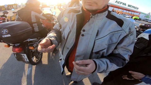 Дал прокатиться на своем СПОРТБАЙКЕ Honda CBR929RR. смотреть онлайн