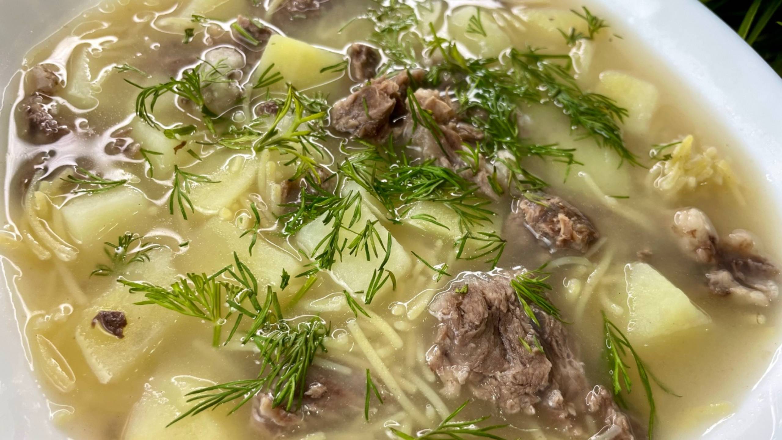 🍲 Простой мясной супчик с безглютеновой вермишелью смотреть онлайн