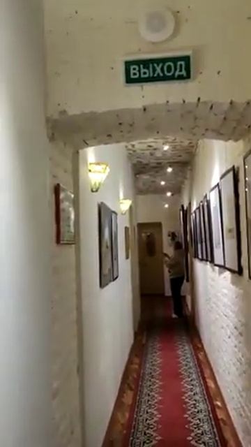 И снова здрасьте и чуть-чуть галереи арт-отеля смотреть онлайн