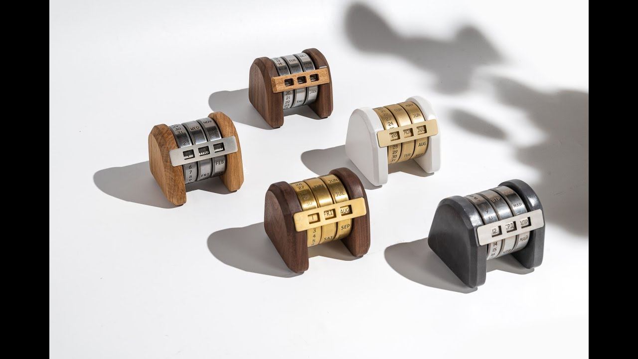 Вечный календарь из скульптурного гипса и ценных пород дерева смотреть онлайн