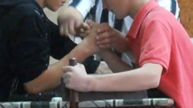 Чемпионат Республики по армспорту среди взрослых смотреть онлайн