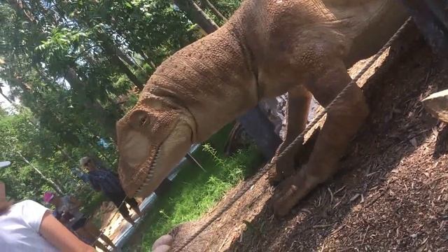 Dino Park - Динозавры вернулись смотреть онлайн