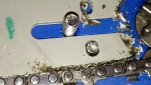 Пила цепная аккумуляторная 21в почему вытягивается цепь.автослесарь сщет в теории!