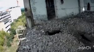 Друг упал с крыши 😳😲😲😲