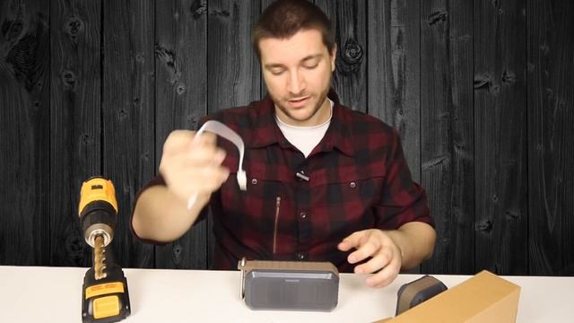 DRILLING HOLES IN "best bass" bluetooth speaker under $50 OMAKER M5 смотреть онлайн