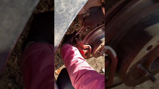 Блонда поменяла направляющие болты смотреть онлайн