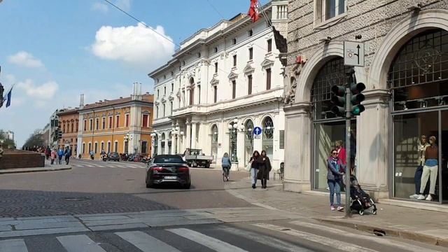 Ferrara. Феррара. Италия. Прогулка по центру города с английскими родственниками. #127# смотреть онлайн