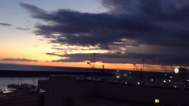 Наслаждение закатами. Вид с номера. смотреть онлайн