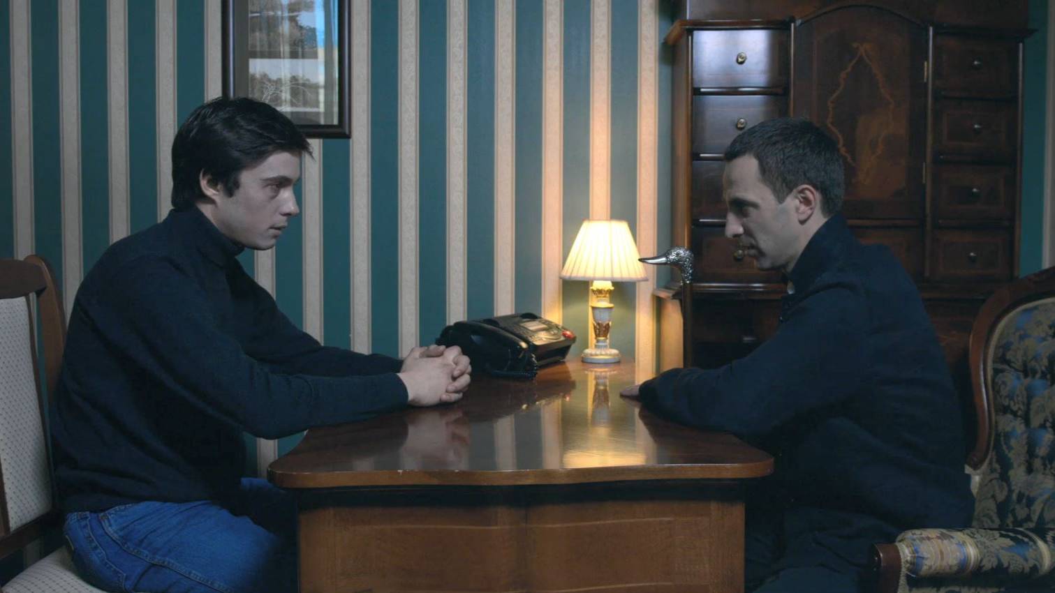 "РЯДОМ С НАМИ" смотреть онлайн