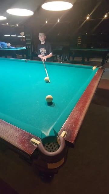 Выходы с нижним вращением. Отмечаем любую точку прицельного. точка битка каждый раз подбирается. смотреть онлайн