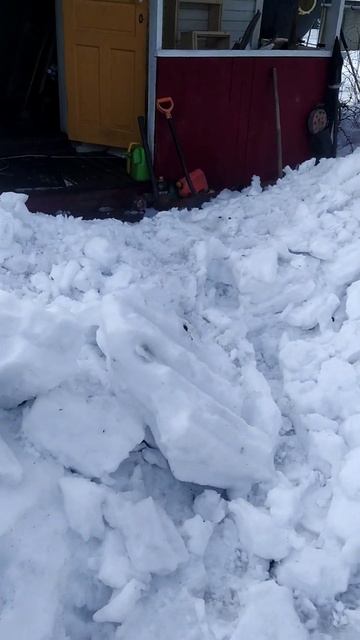 Весь снег упал с крыши смотреть онлайн