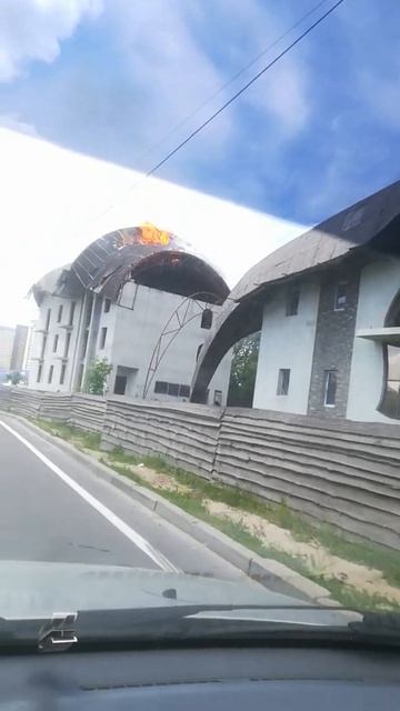 Горит крыша смотреть онлайн