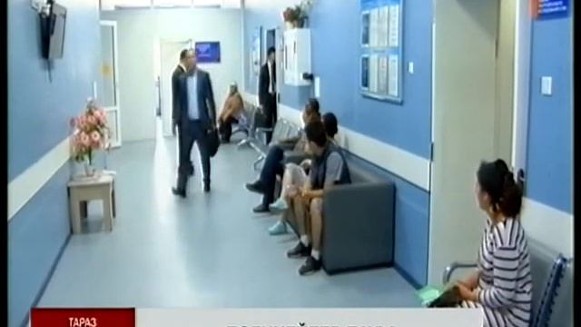 Таразда тәртіп сақшылары төбелесіп, бір-біріне пышақ ала жүгірді смотреть онлайн