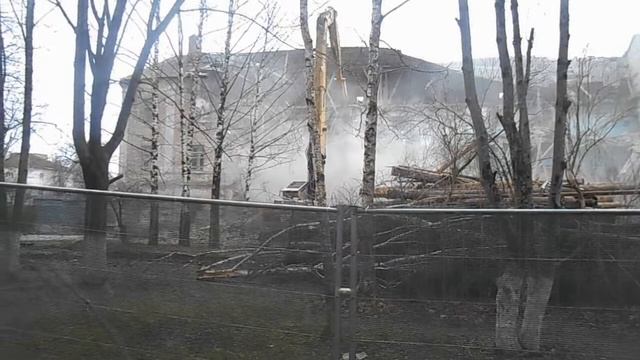 Сланцы. ПТУ № 15 Снос здания смотреть онлайн